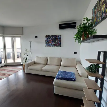 Panoramic Apartment Dormelletto